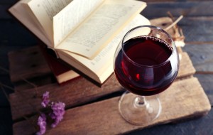 Идеальное сочетание  книга + вино